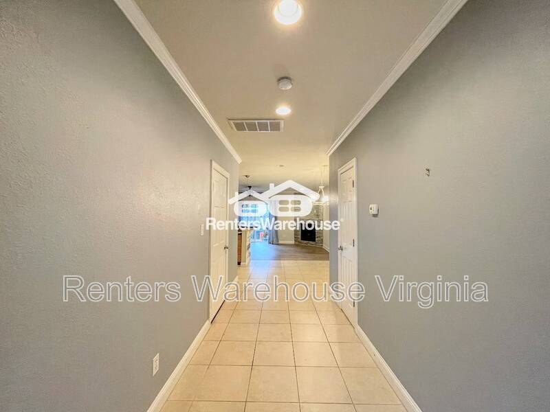 Beautiful Tri Level Townhome! property image