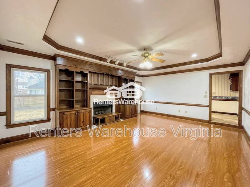 Gorgeous Home With Huge Backyard! property image