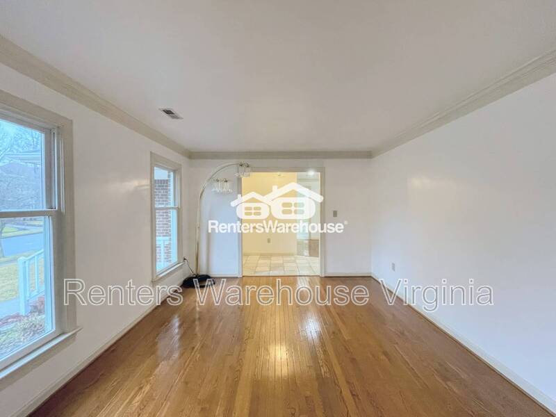 Gorgeous Home With Huge Backyard! property image