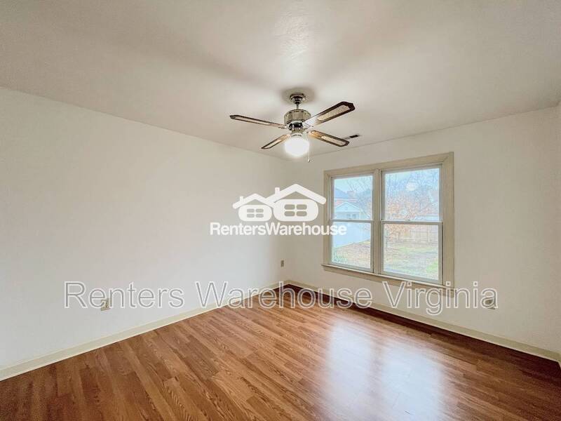 Gorgeous Home With Huge Backyard! property image