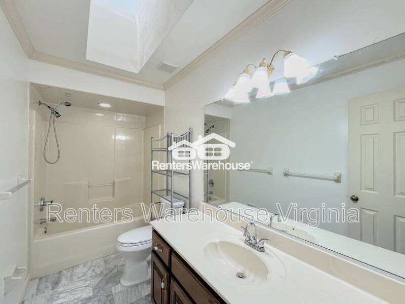 Gorgeous Home With Huge Backyard! property image