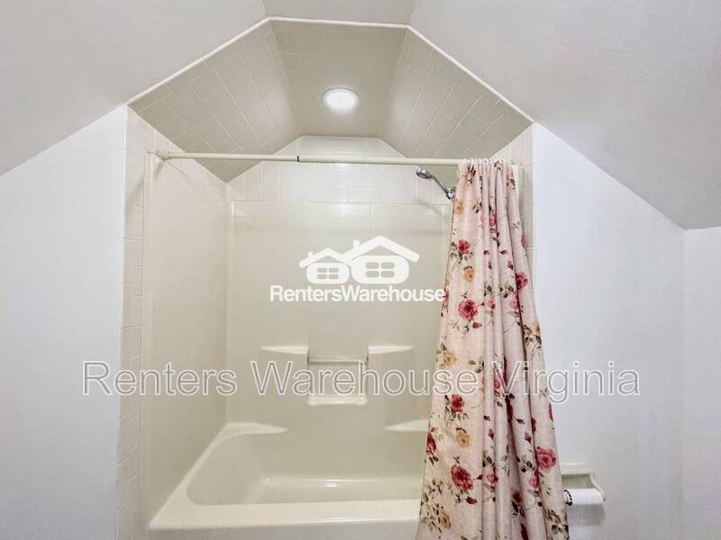 Gorgeous Home With Huge Backyard! property image