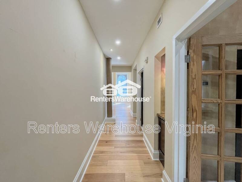 Fantastic 2nd Level Condo in Downtown Norfolk! property image