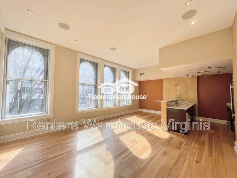 Fantastic 2nd Level Condo in Downtown Norfolk! property image