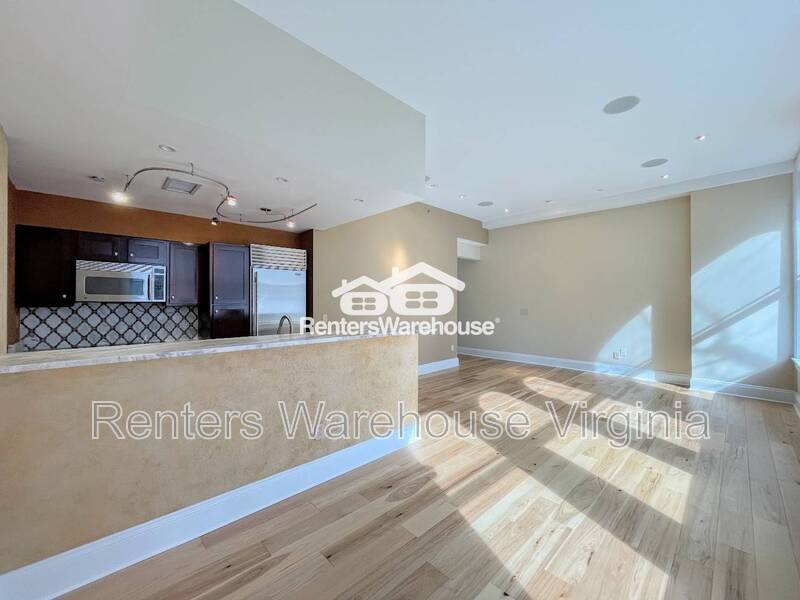 Fantastic 2nd Level Condo in Downtown Norfolk! property image