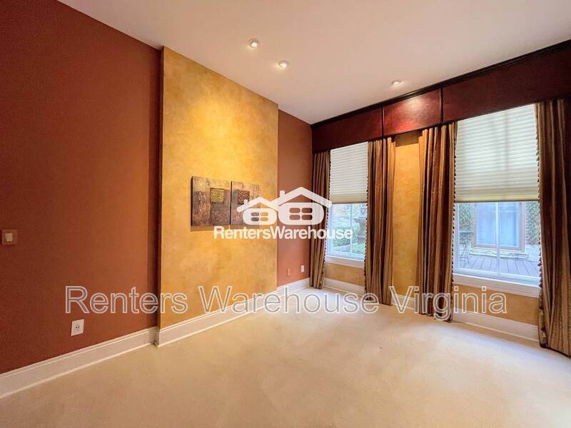 Fantastic 2nd Level Condo in Downtown Norfolk! property image