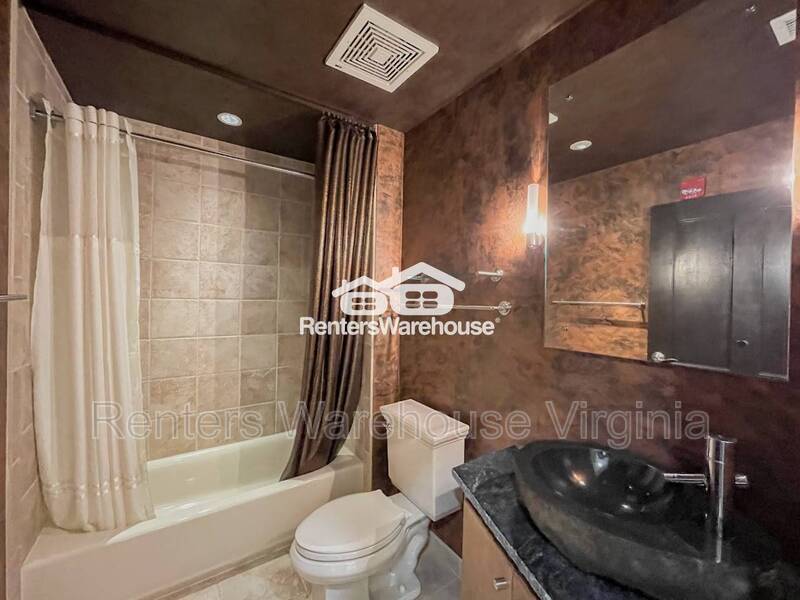 Fantastic 2nd Level Condo in Downtown Norfolk! property image