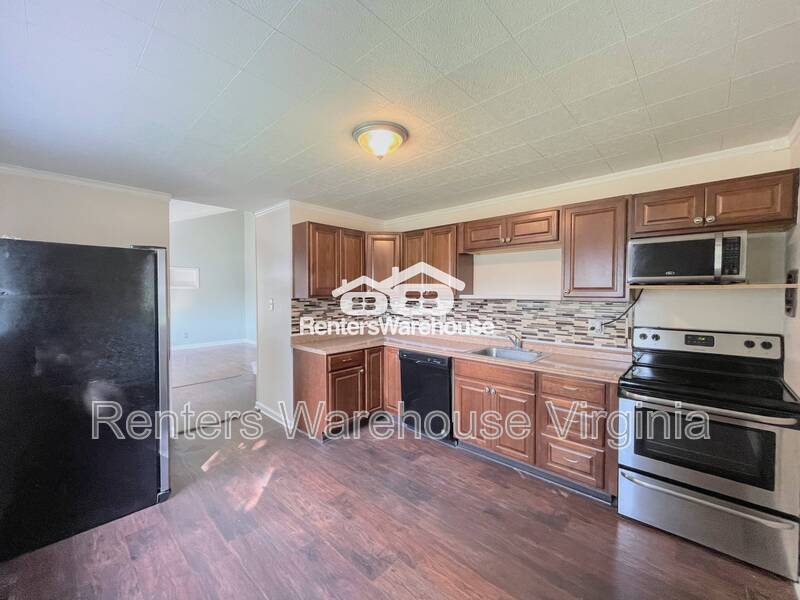 Beautiful Home With Huge Backyard! property image