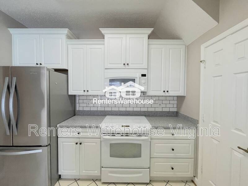 Amazing 3rd Level Condo! property image