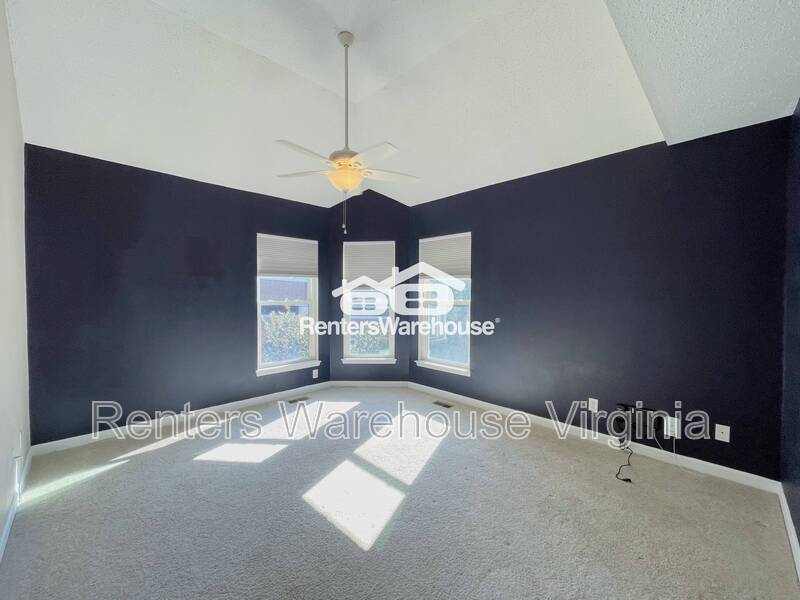 Amazing 3rd Level Condo! property image