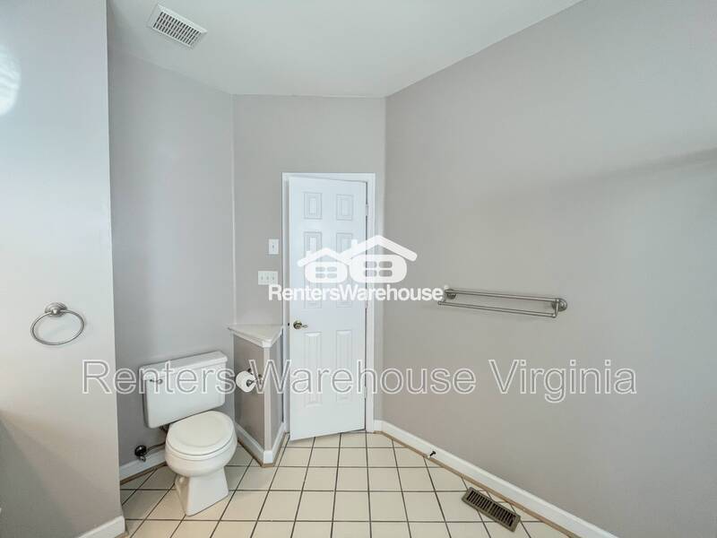 Amazing 3rd Level Condo! property image