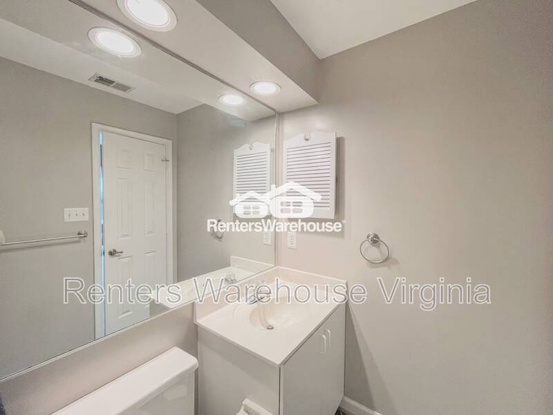 Amazing 3rd Level Condo! property image