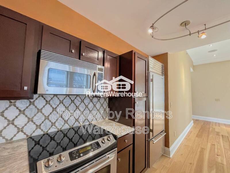 Fantastic 2nd Level Condo in Downtown Norfolk! property image