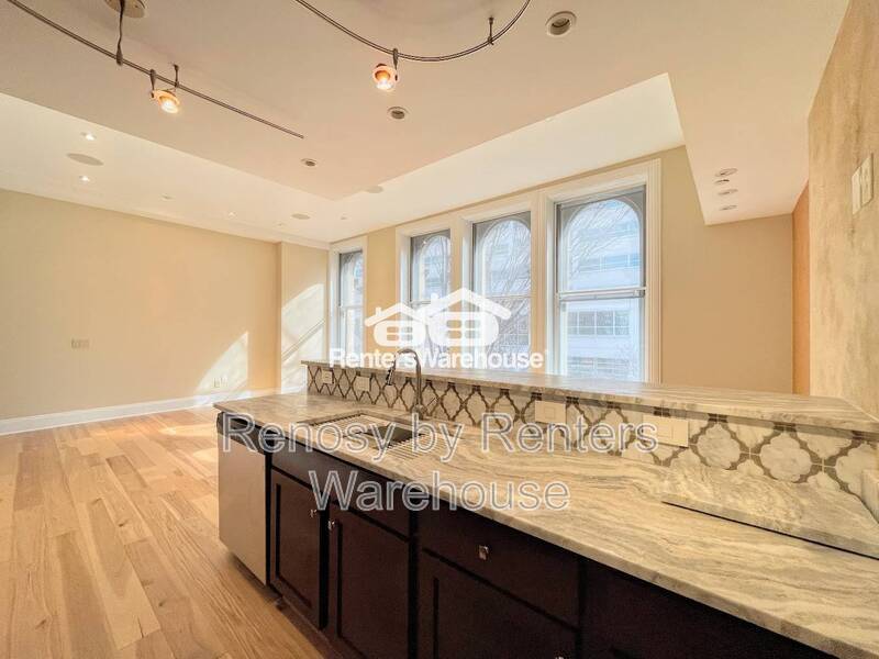 Fantastic 2nd Level Condo in Downtown Norfolk! property image