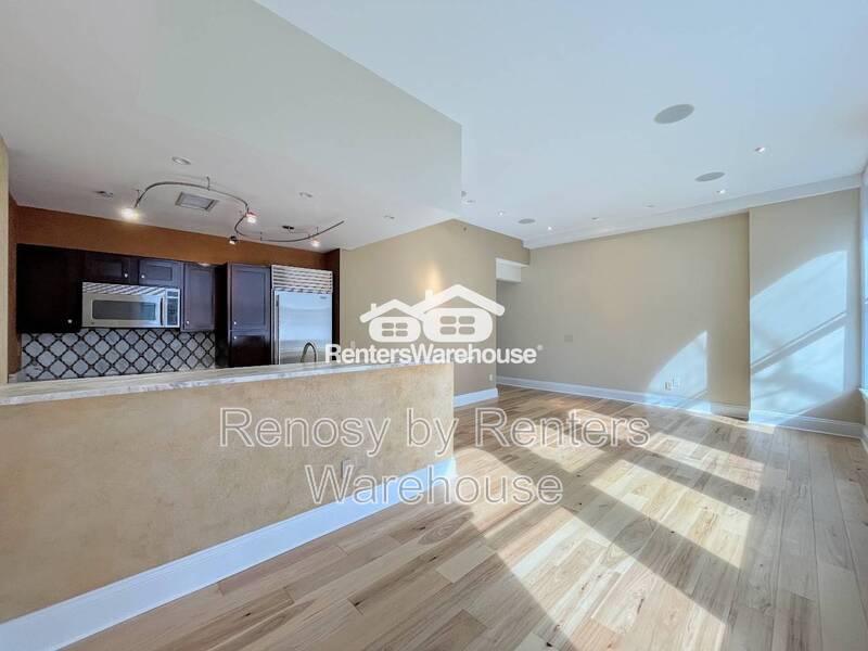 Fantastic 2nd Level Condo in Downtown Norfolk! property image