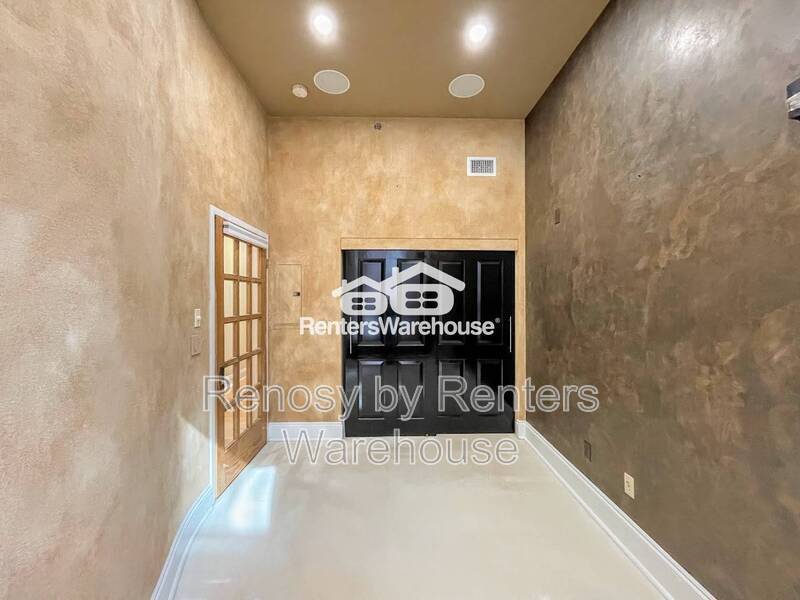 Fantastic 2nd Level Condo in Downtown Norfolk! property image