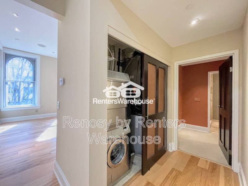 Fantastic 2nd Level Condo in Downtown Norfolk! property image