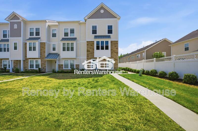 Stunning Tri-Level Condo! property image