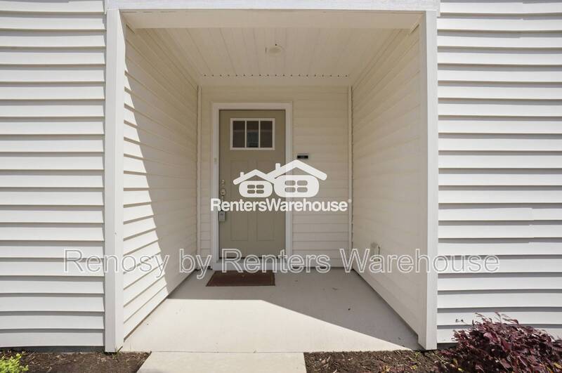 Stunning Tri-Level Condo! property image