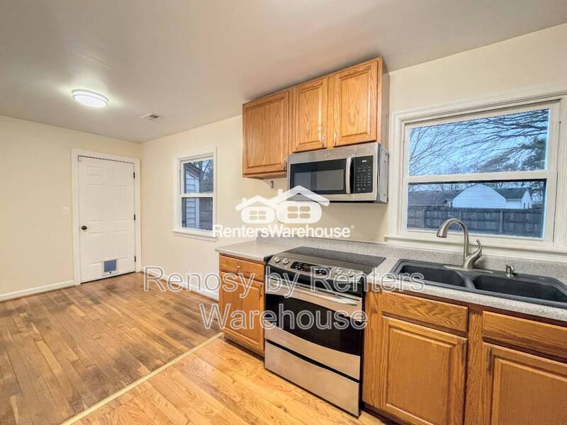 Gorgeous Home With Huge Backyard! property image