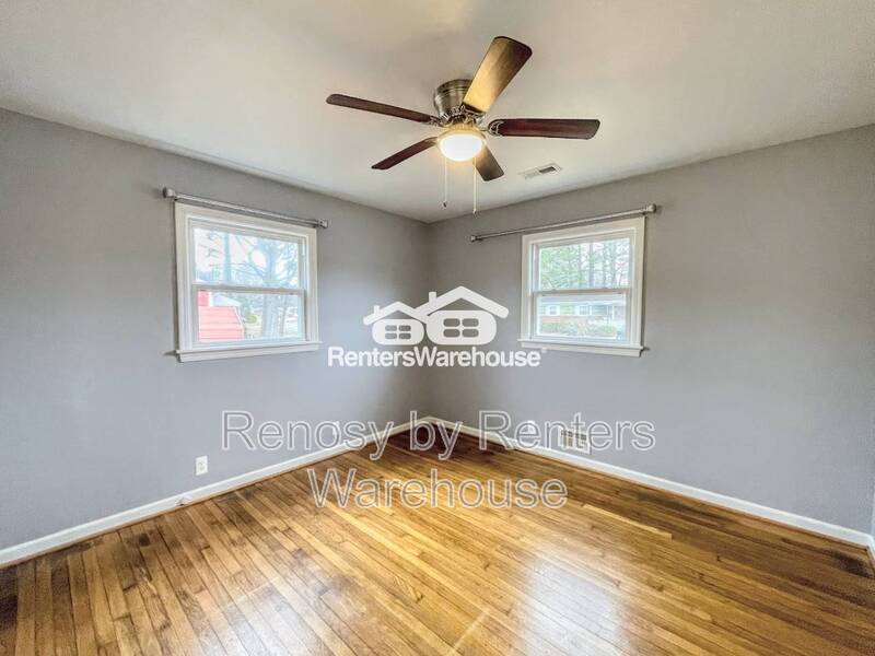 Gorgeous Home With Huge Backyard! property image