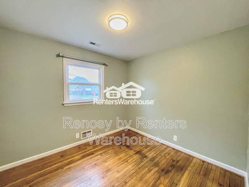 Gorgeous Home With Huge Backyard! property image