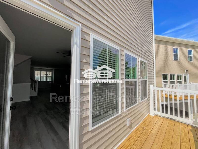 Magnificent Tri-Level Townhome! property image