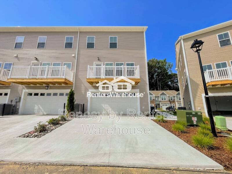 Magnificent Tri-Level Townhome! property image