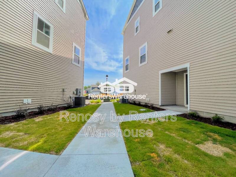 Magnificent Tri-Level Townhome! property image