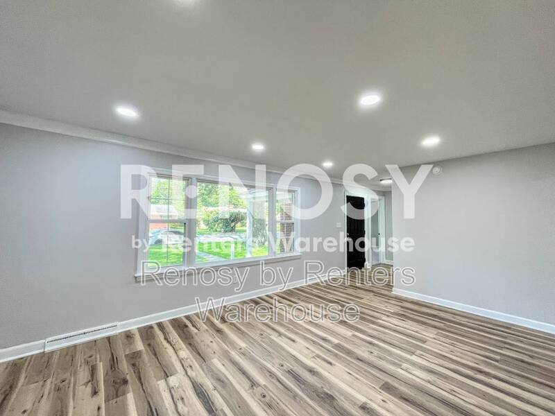 Gorgeous Home With Huge Backyard! property image