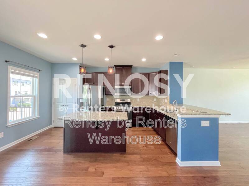 Beautiful Tri Level Townhome! property image
