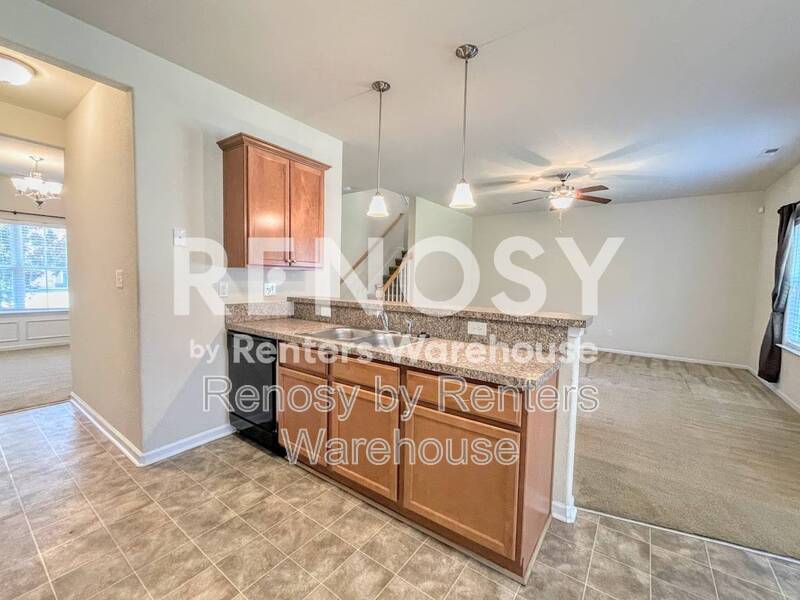 Beautiful 4-Bedroom Home with Spacious Fenced Backyard! property image