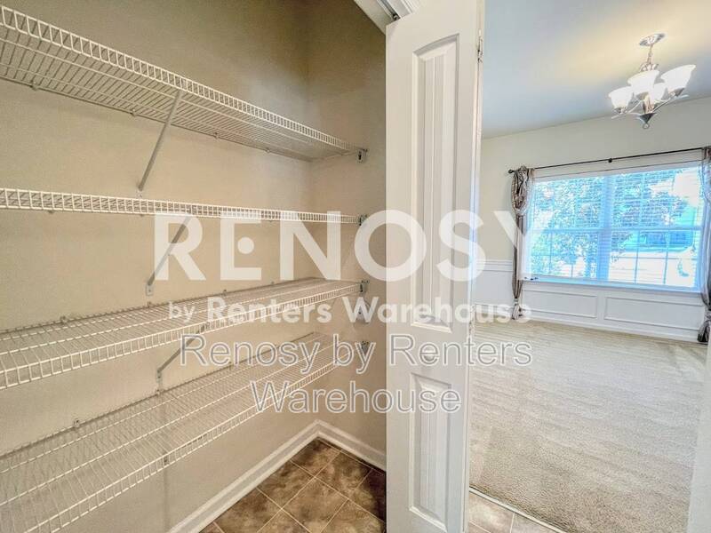 Beautiful 4-Bedroom Home with Spacious Fenced Backyard! property image