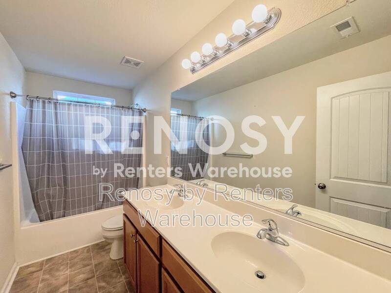 Beautiful 4-Bedroom Home with Spacious Fenced Backyard! property image