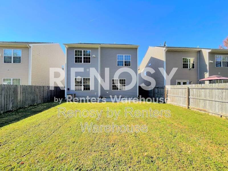 Beautiful 4-Bedroom Home with Spacious Fenced Backyard! property image