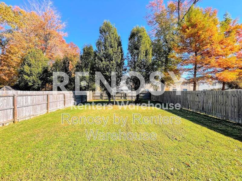 Beautiful 4-Bedroom Home with Spacious Fenced Backyard! property image